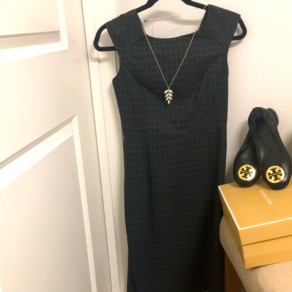 ✨ Moving sale 🚗- NWOT Banana Republic Gray Plaid / Windowpane Dress, Size 2P